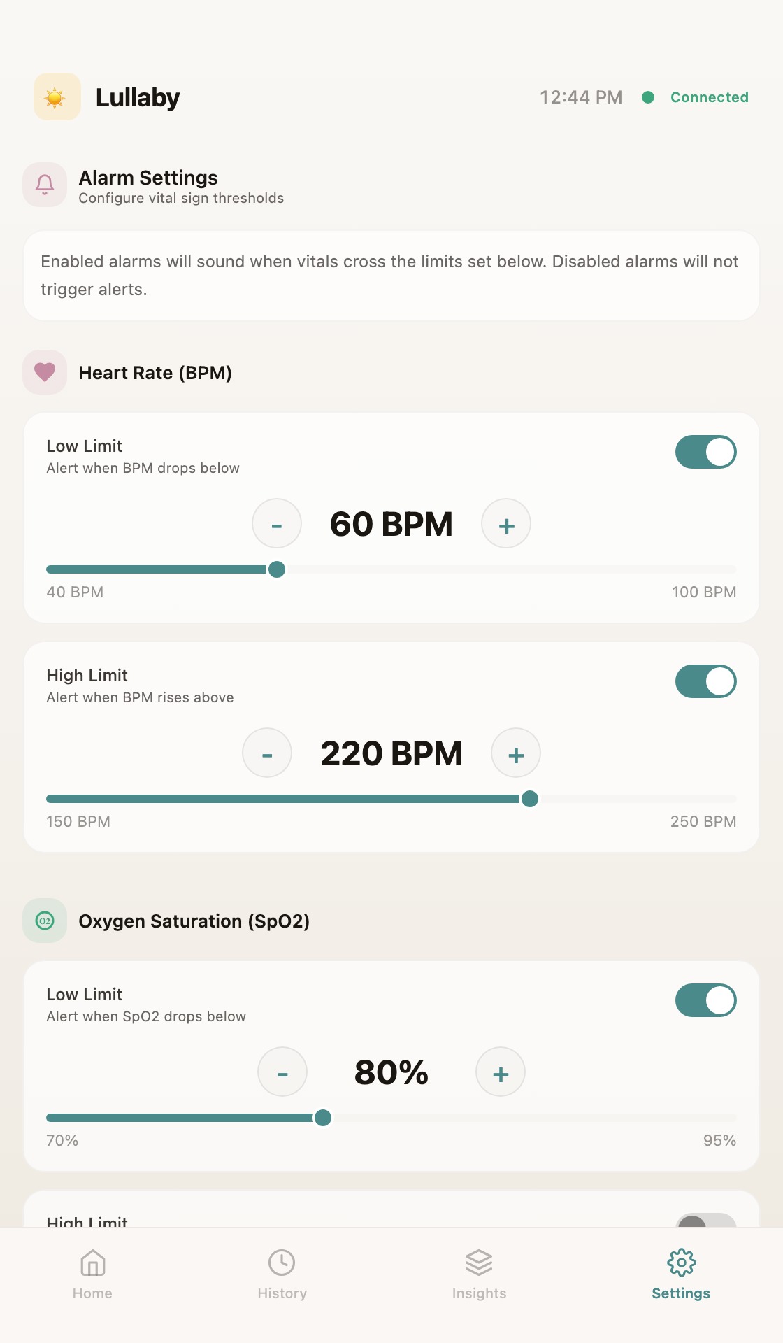 Configurable alarm thresholds for heart rate and SpO2